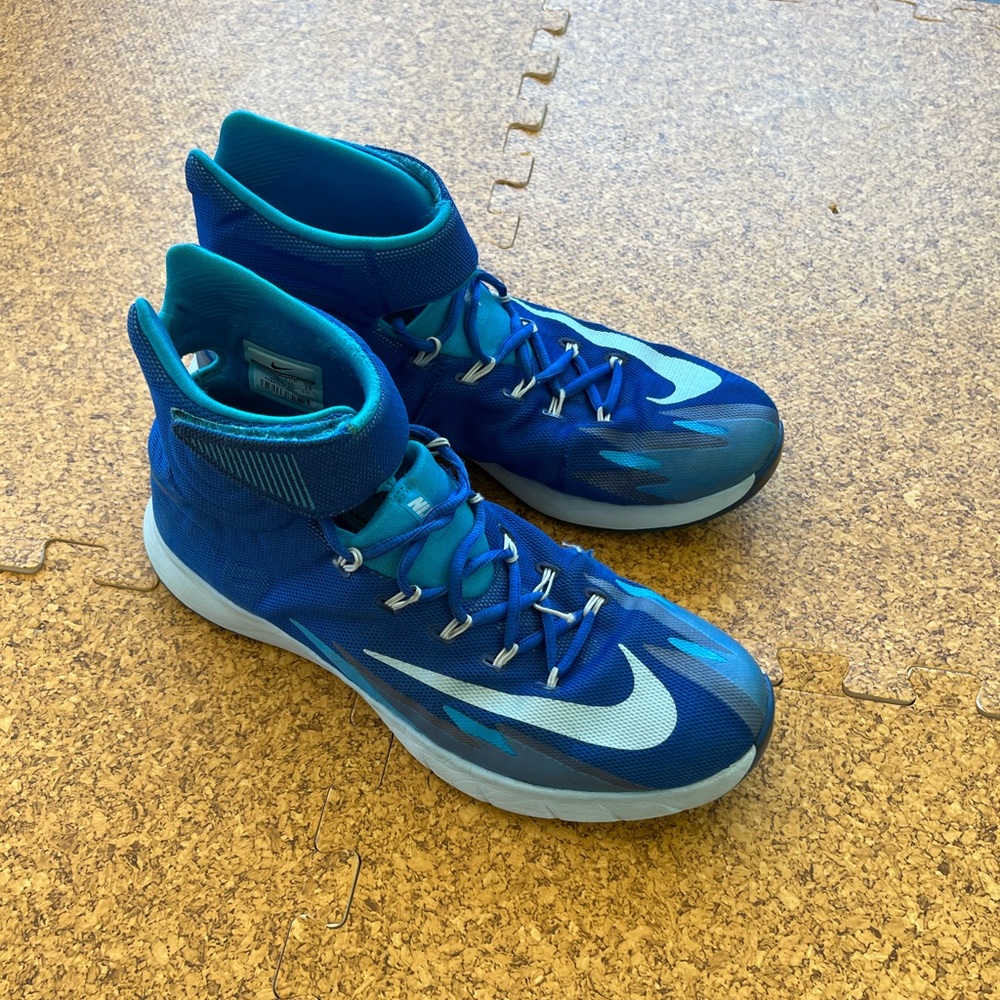 Nike HyperRev Shoes